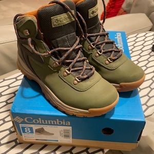 Newton Ridge Hiking boots